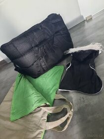 Taška pro psy Trixie + deka + obleček