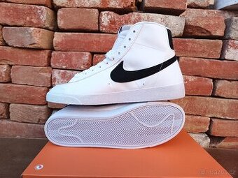 Kotníkové tenisky Nike Blazer Mid, velikost 44,5