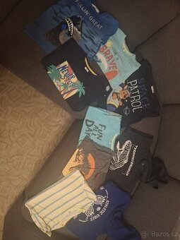 Balíček balík oblečení vel 122-128