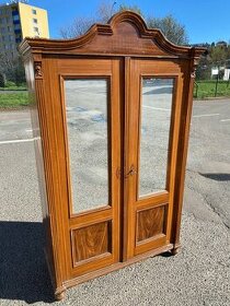 Stará dvoudverova skřín