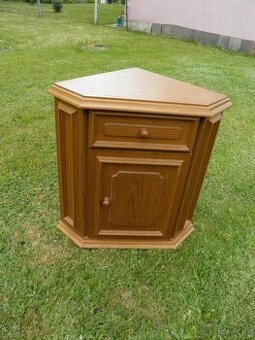 DUBOVÁ ROHOVÁ SKŘÍNKA -  NOVÁ CENA