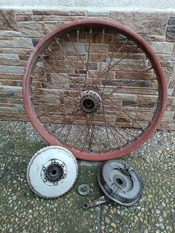 Jawa pérák - zadní kolo s rozetou a brzdovým štítem