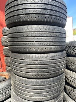 Pneu Bravuris 215/55R17