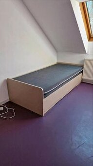 Prodám postel 90x200 komplet s roštem a 2x matrace.