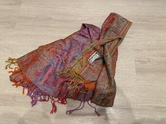 Šály velké, různé (Reservered, Kasha a jiné), od 50 Kč