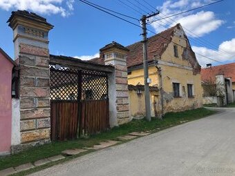 Prodám menší zemědělskou usedlost 3 km od Domažlic