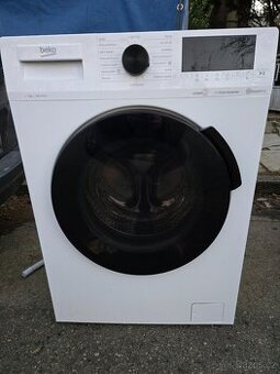 Parni pracka Steam Cure Beko