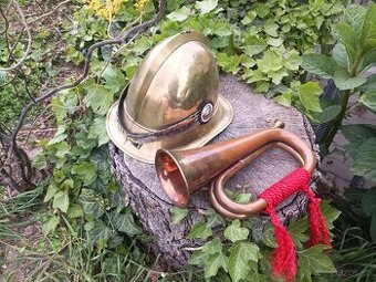 Hasičská helma a trubka - 1