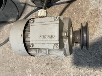 Motor Siemens 1,3kw + měnič - 1