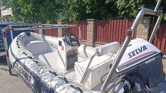 RIB člun 4,3m / 4-taktní motor 40HP / přívěs