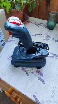 Prodam nikdy nepouzity joystick quickshot warrior 5 - 1