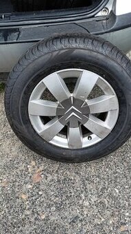 alu kola 6,5 x 15 + pneu téměř nové 215/65 R 15