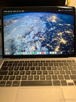 MacBook Air 13” (2020) – Intel Core i5, 8GB RAM, 256GB SSD