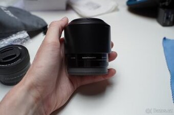 SONY E 50 mm f/1.8 OSS