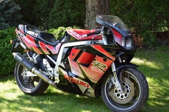 SUZUKI GSX-R 1100