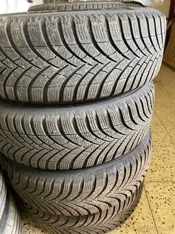 Zimní sada 195/65/15 ZÁNOVNÍ VW GOLF 5X112