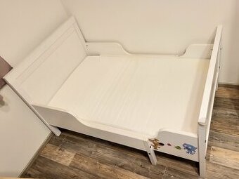 Rostoucí postel Ikea Sundvik