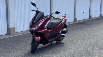 Honda PCX125 – rok 07/2022, jen 6 700 km