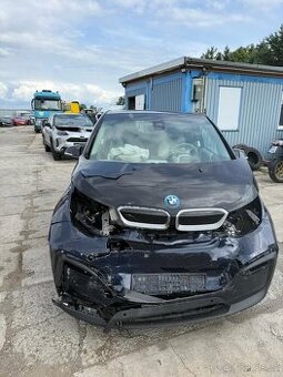 Bmw i3 125kw najeto:51315km rv:2022/7 havarované
