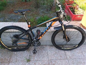 Horské kolo Giant Talon 27,5 (2017) – 15 000 Kč

