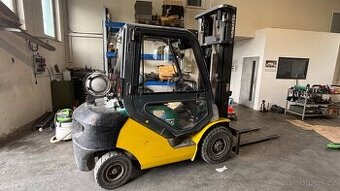 VZV komatsu 2,5 t LPG plná KABINA