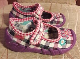 Dívčí bačkorky Befado v.22