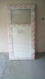 Dveře plastové nové, nepoužité