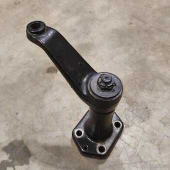 Zetor 7745 náprava - páka řízení