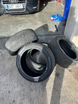 Zimní sada 225 45 r17