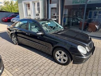 Mercedes Benz E 320 CDi 150kW AT, serviska, 2xkola