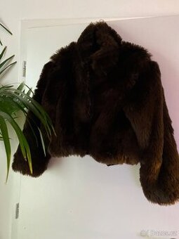 Kozisek Mango hnedy damsky kratky kozich 38