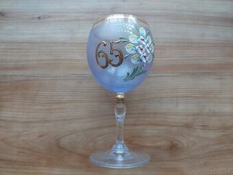 Ručně malovaná sklenice k 65. výročí, životní jubileum dárek