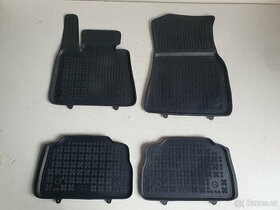 BMW X6 G06  gumové podlahové koberce, autokoberce