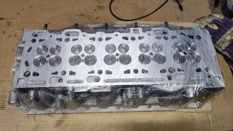 Volvo D5 D5244T4 136kW hlava motoru