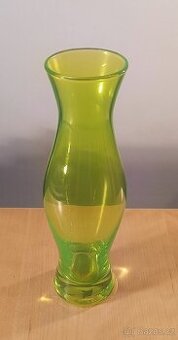 Historická starožitná váza z uranové ho skloa