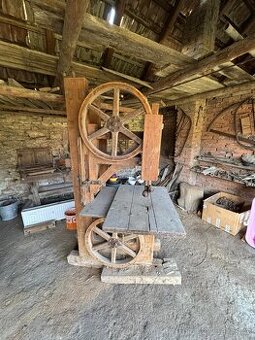 stará pásová pila