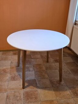 Bílý jídelní stůl Jegind, z Jysku, nový, 105cm