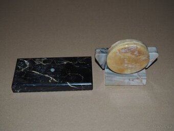 Mramorový stojánek na plaketu + podstavec na sošku