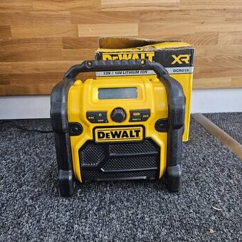 Aku rádio Dewalt DCR019 10,8V - solo