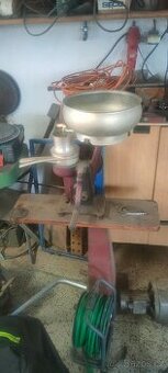 Starý stroj na výrobu másla