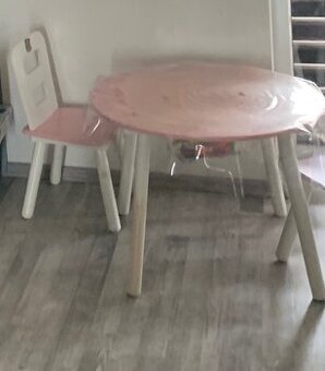 Dětský dřevěný stůl a židle KidKraft