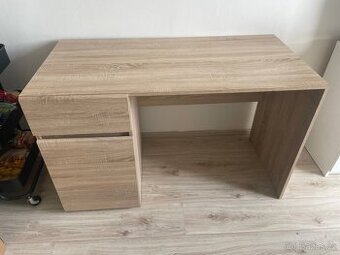 Pracovní stůl dřevěný
