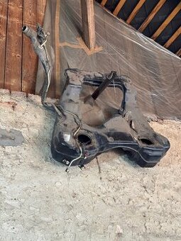 Nádrž Benzinu 2.0 FSI 4x4 Passat B6