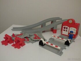 Lego Duplo - most, 3x výhybka, 2x ukončení, přejezd, stanice