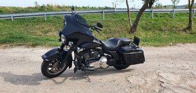 Harley Davidson Street Glide - 1