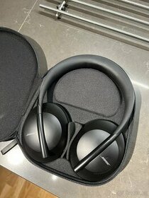 Bose Noise Cancelling 700 bezdrátová sluchátka