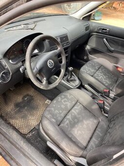 VW Golf IV díly interiéru