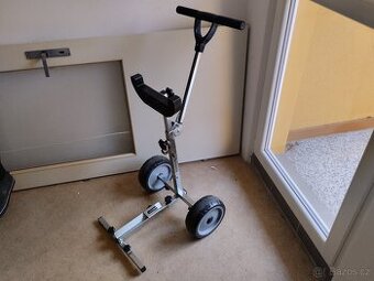 Skládací pojízdný stojan na lodní motor - top stav