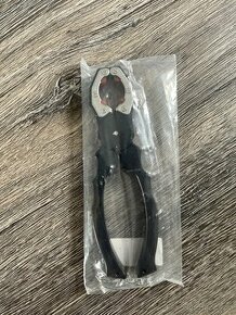 Klíč na držení motoru pro dron při výměně vrtulí
