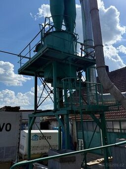 Dřevní piliny, hobliny z masivního suchého materiálu.